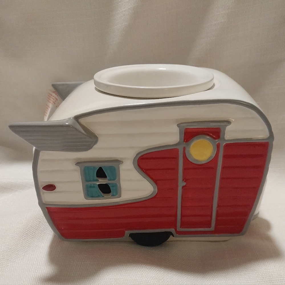Scentsy Red & White Road Less Traveled Retro Camper Wax Warmer